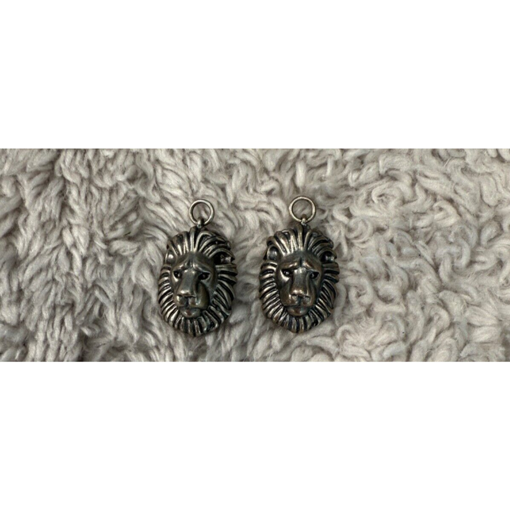 Kendra Scott Set of 2 Small Lion Head Silver Tone Charm Pendant Boho